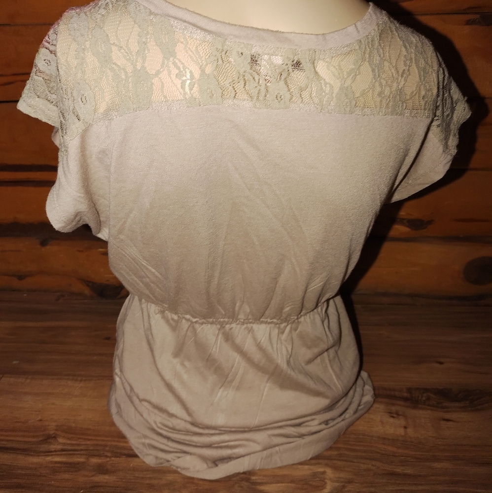 (S) Decree Roses with Lace Top - Picture 2 of 3
